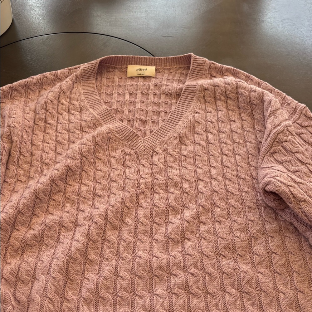 Aritzia V- neck sweater size large